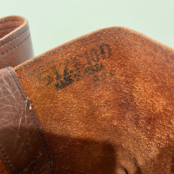 Brown leather cowboy boots with a slight heel - Picture 5 of 7